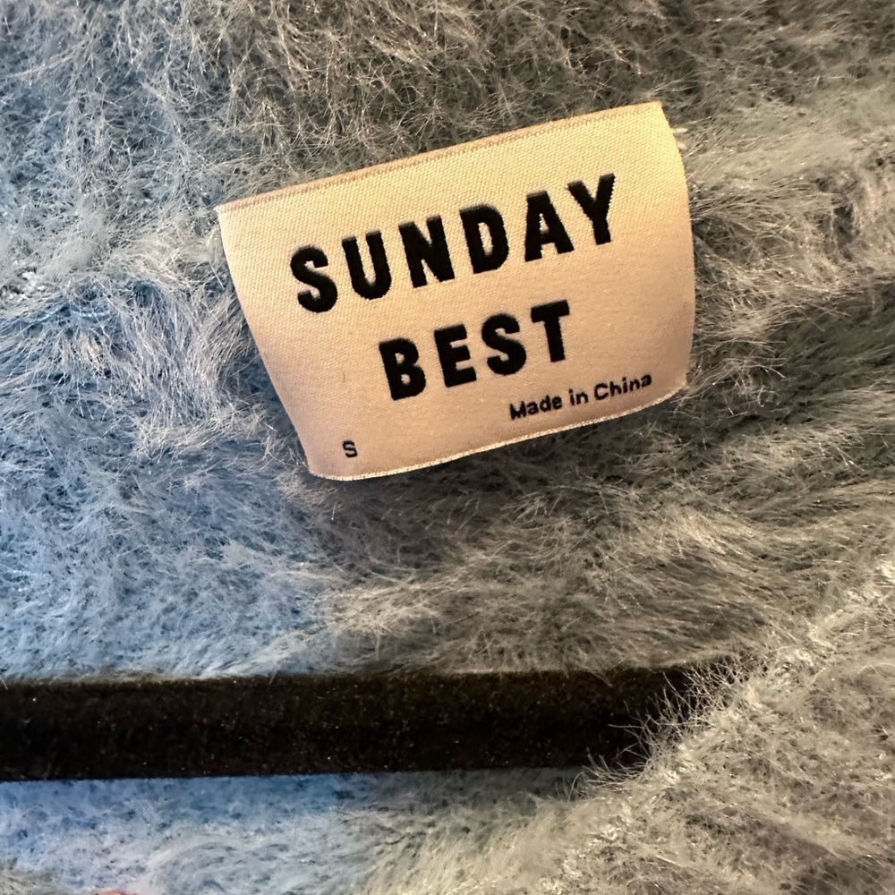 ARITZIA SUNDAY BEST Ladies Women’s Size Small Grey Crew Neck Fuzzy Pile … - Picture 3 of 3